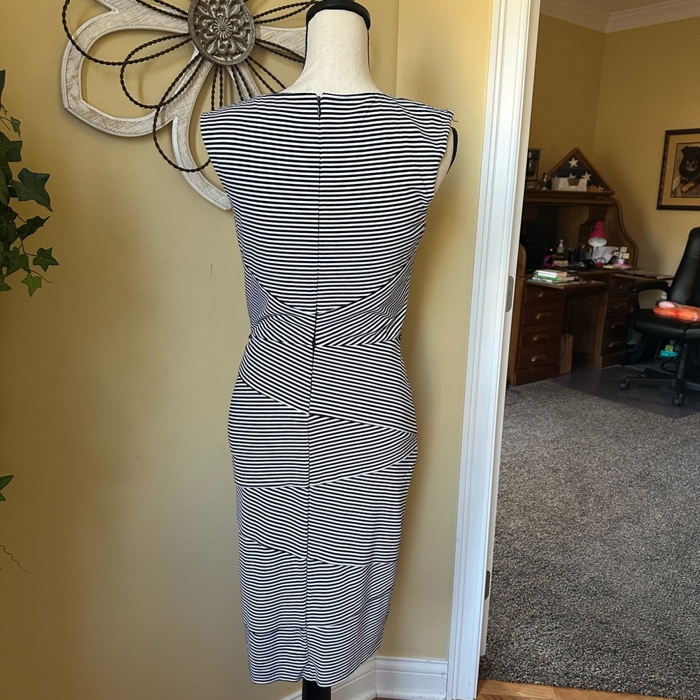White House black market dress - Picture 5 of 6